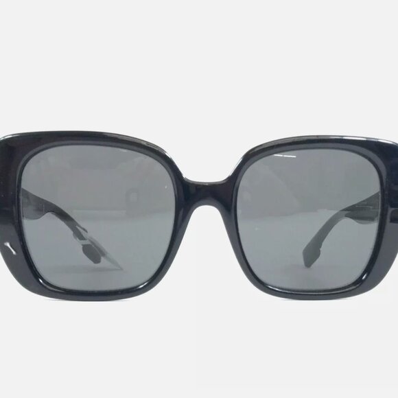 Ladies Burberry Sunglasses Black Square Frames with Gray Lenses - Picture 3 of 8